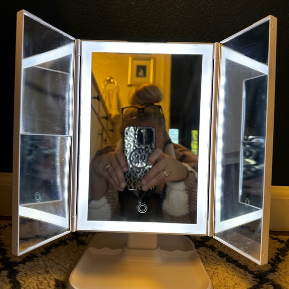 Makeup Mirror - Picture 6 of 6